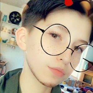 Meet your Posher, Eadaion